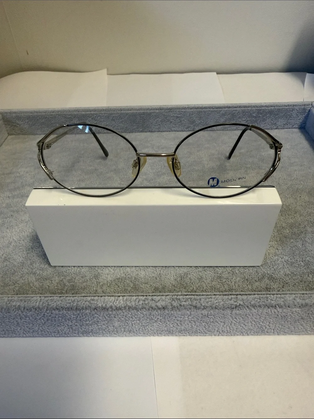 Vintage Modern Ethel Round Metal Eyeglasses in Silver and Gold Eyesize 55